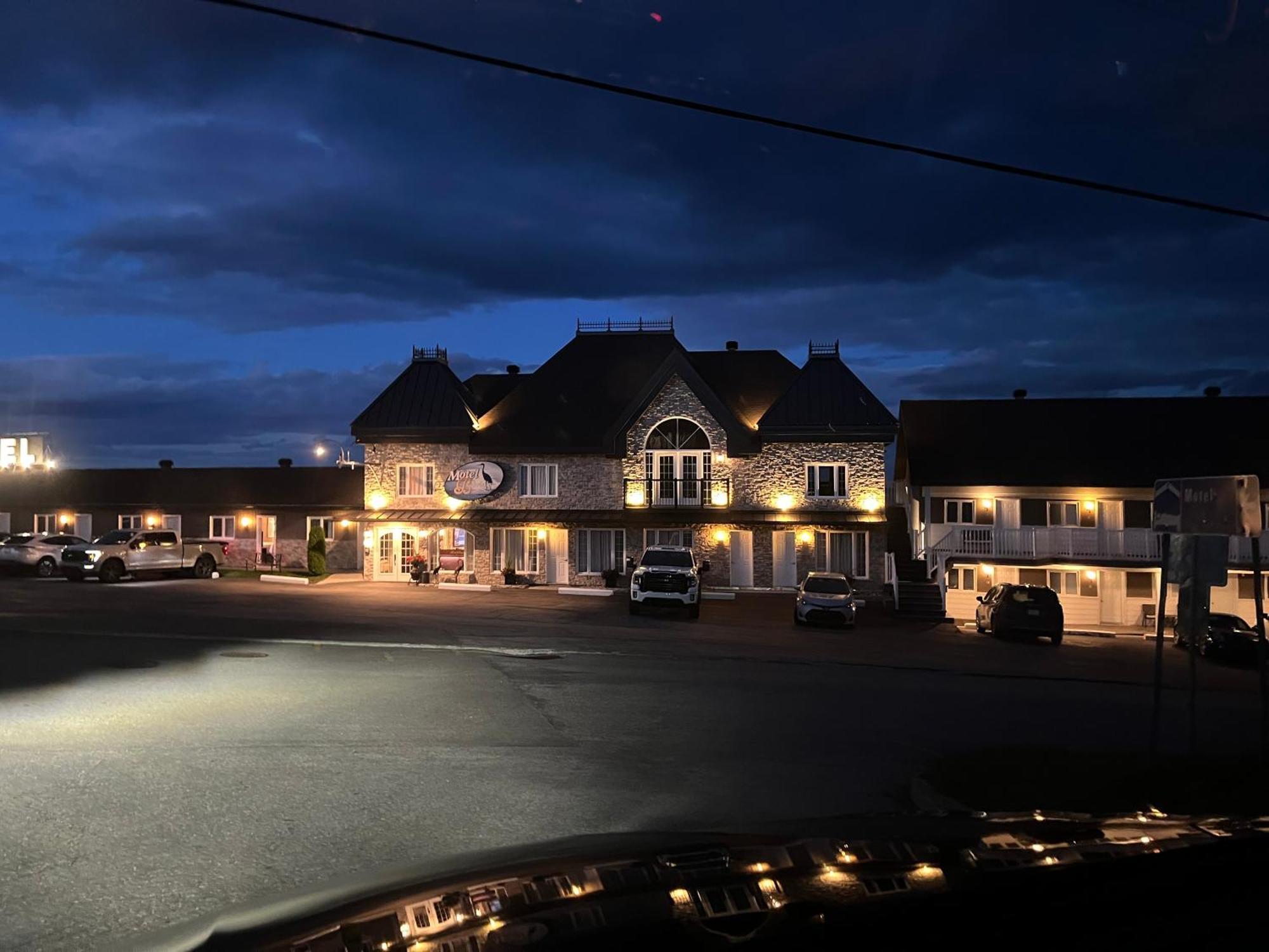 Motel Vue Belvedere Saint-Siméon エクステリア 写真