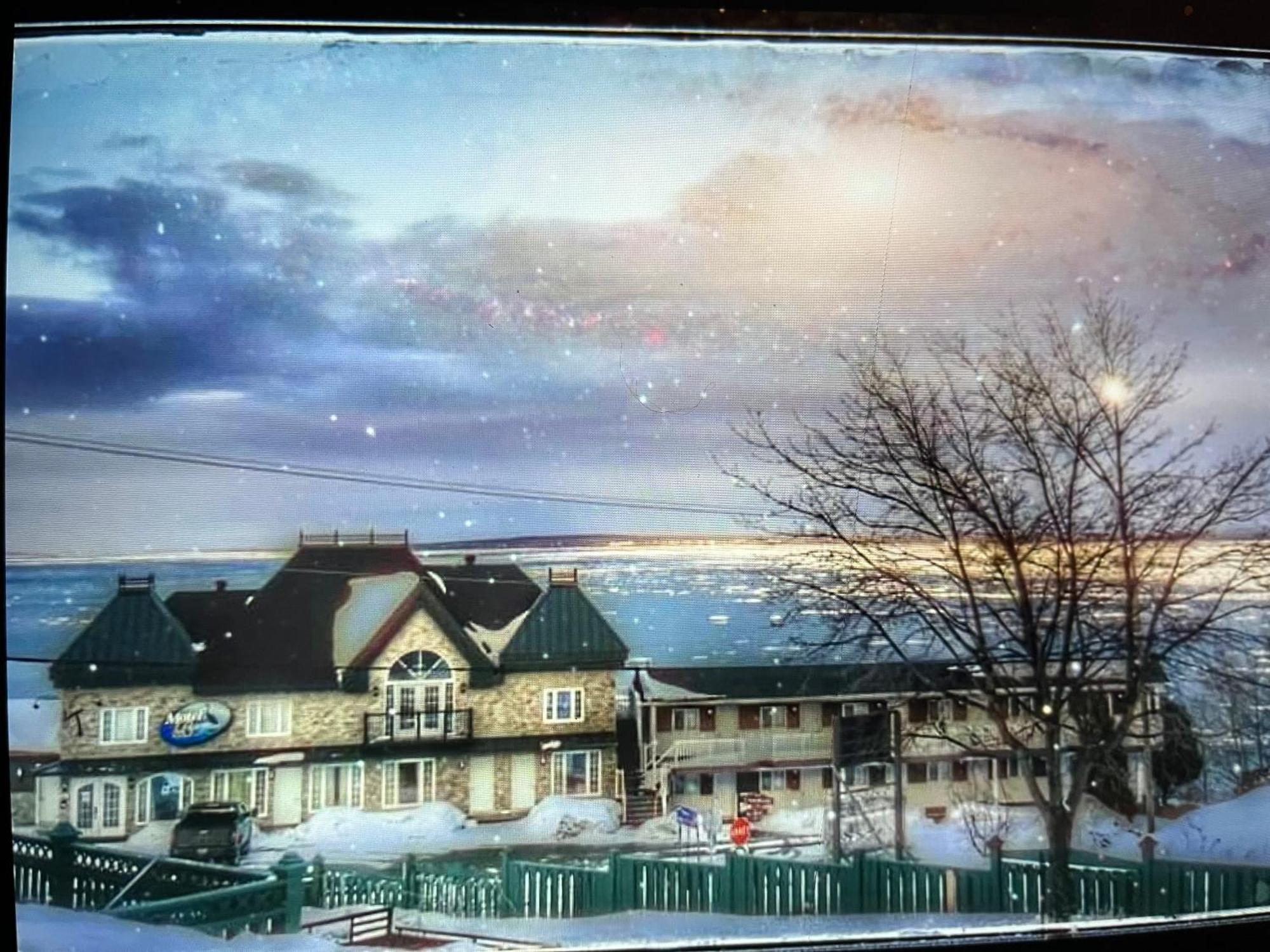 Motel Vue Belvedere Saint-Siméon エクステリア 写真