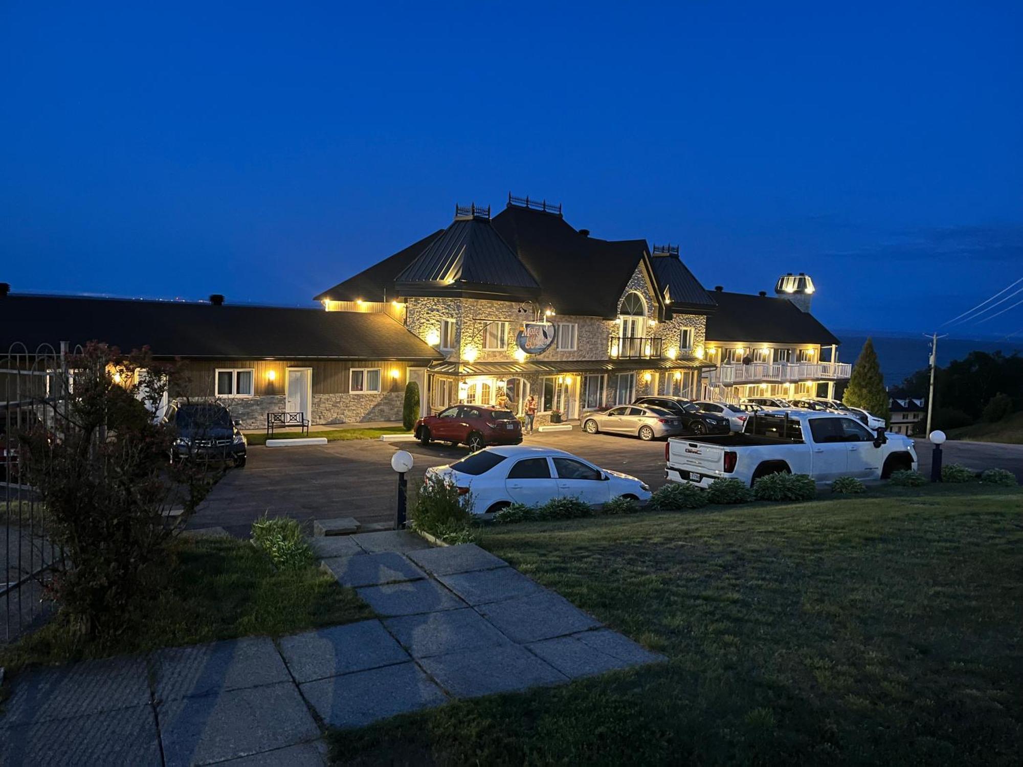 Motel Vue Belvedere Saint-Siméon エクステリア 写真