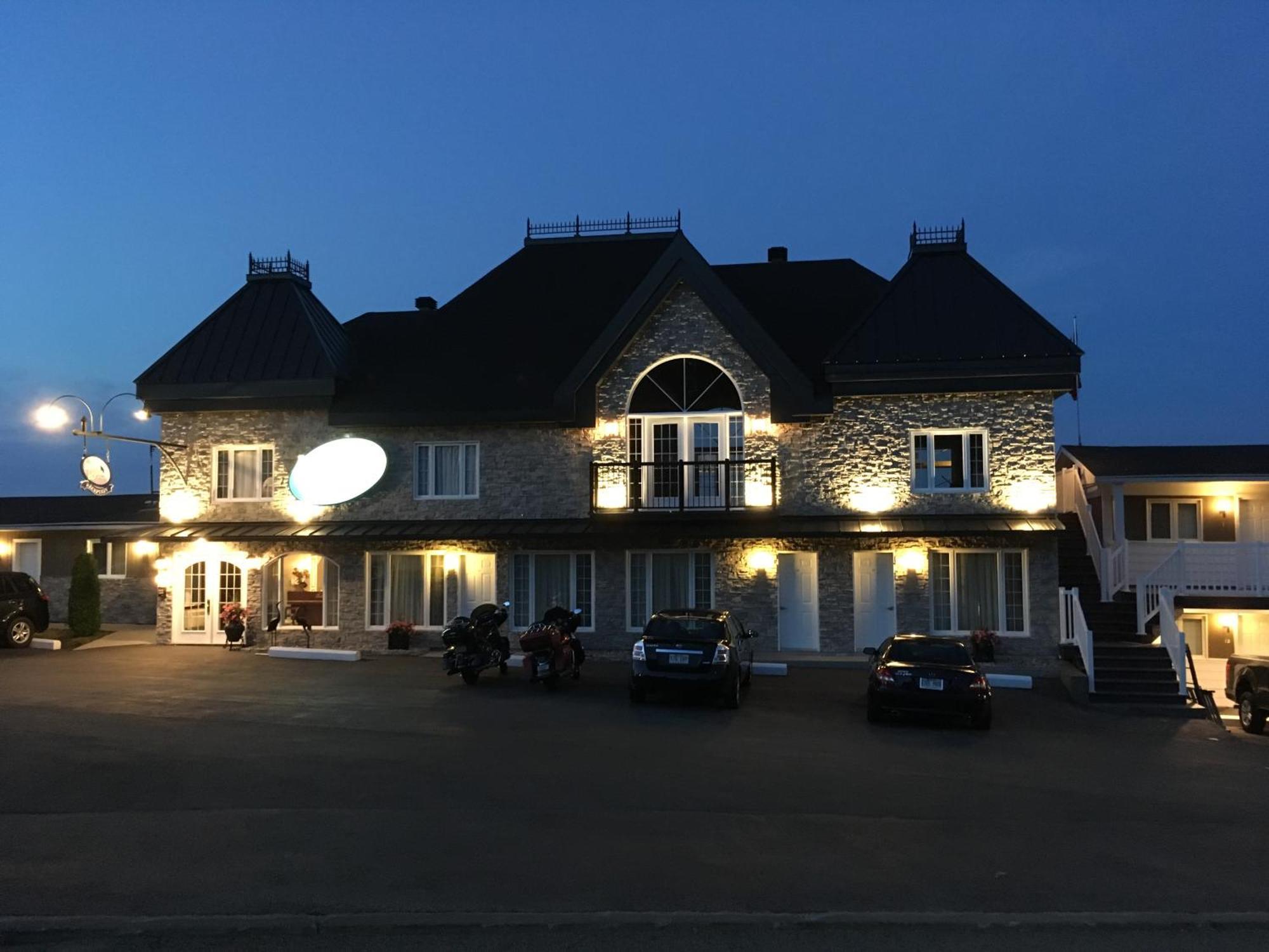 Motel Vue Belvedere Saint-Siméon エクステリア 写真